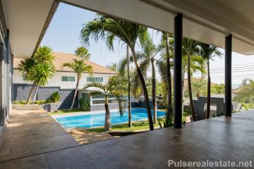 Charming 4-Bedroom Villa with Private Pool - Prime Location in Rawai