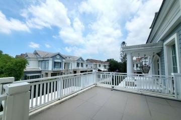 Spacious balcony with a view of residential neighborhood