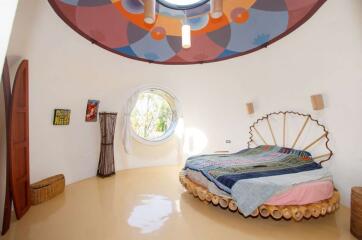 Magical Dome Home: ดีไซน์มีเอกลักษณ์พร้อมสระว่ายน้ำส่วนตัว