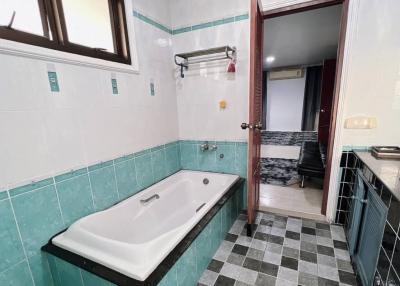 4 Bedroom House For Rent and Sale Baan Chuan Chuen Lagoon