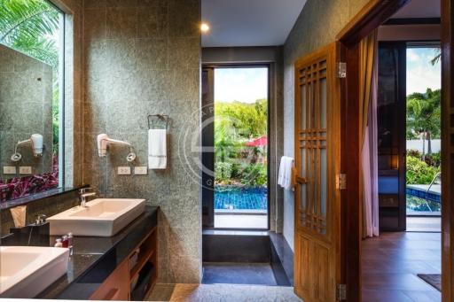 3 bedrooms pool and Garden villa Phuket in Naiharn