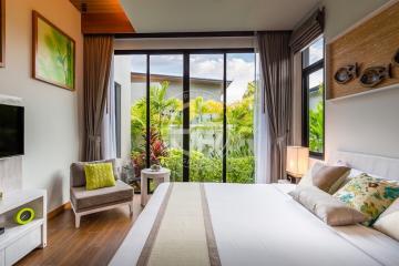 3 bedrooms pool and Garden villa Phuket in Naiharn