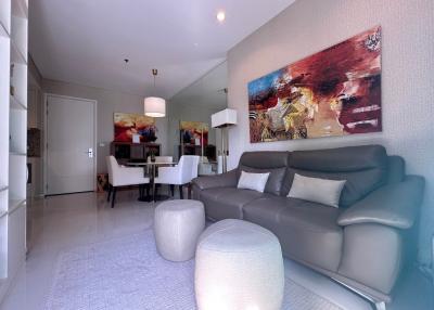 1-bedroom high floor condo for sale close to MRT Petchaburi