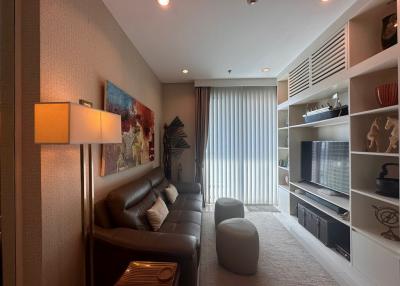 1-bedroom high floor condo for sale close to MRT Petchaburi