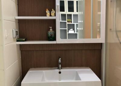 1-BR Condo at Q House Sathorn near BTS Krung Thon Buri