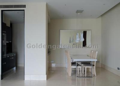 2-Bedrooms on high floor close to the BTS Chong Nonsi - Sathorn