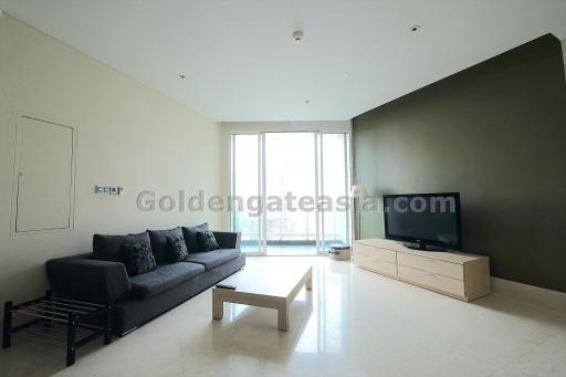 2-Bedrooms on high floor close to the BTS Chong Nonsi - Sathorn