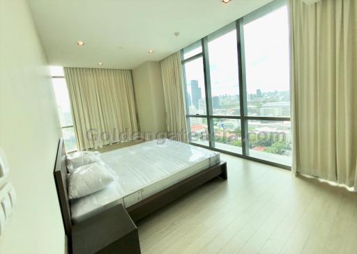 Stunning 2-Bedrooms light and bright Duplex condo  - Asoke