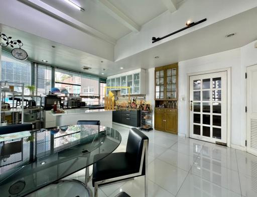 Premier Condo  4 Bedroom Duplex Condo in Phrom Phong