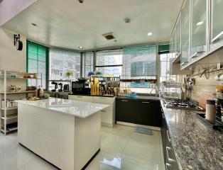 Premier Condo  4 Bedroom Duplex Condo in Phrom Phong