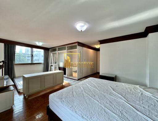 Premier Condo  Spacious 3 Bedroom Property in Phrom Phong