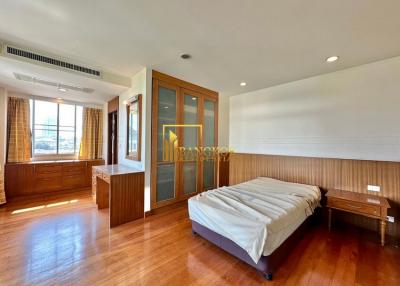 Bright 3 Bedroom Apartment in Phrom Phong