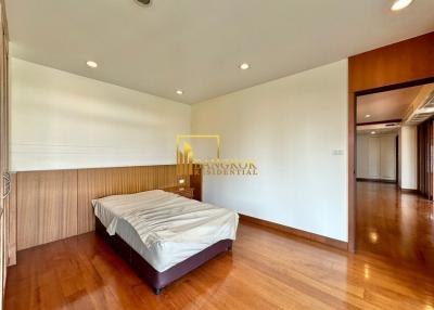 Bright 3 Bedroom Apartment in Phrom Phong