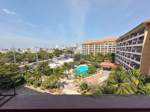 2 Bedrooms Condo in Royal Hill Jomtien C011359