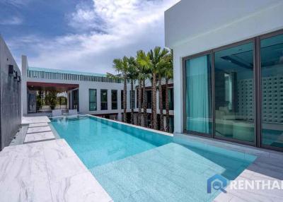 Stylish world class design private pool villa