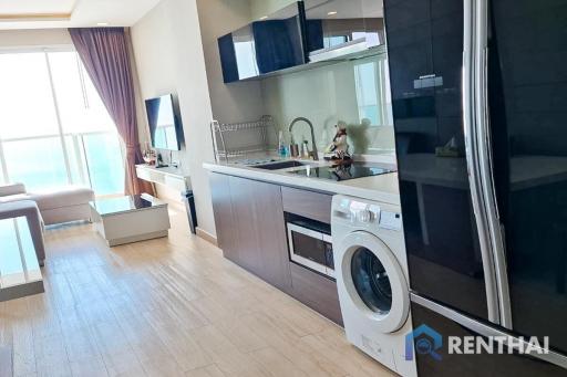 Beautiful 2beds unit in Beachfront condo Pattaya for sale