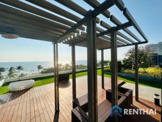 Beautiful 2beds unit in Beachfront condo Pattaya for sale