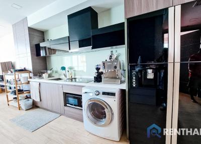 For sale 2bedrooms in beachfront condo Pattaya