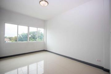 Commercial Premises to Rent : San Sai Mae Kuang Intersection