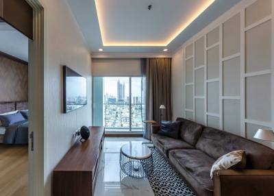 1-bedroom River view condo for sale near Samyan MRT station