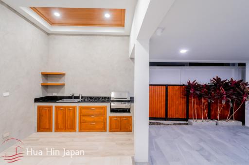 **Mint Condition, Price Deduced!** 4 Bedroom Pool Villa inside Popular HHH8 Project with Spectacular Mountain View close to Banyan Golf in Hua Hin for Sale (Ready to Move in)