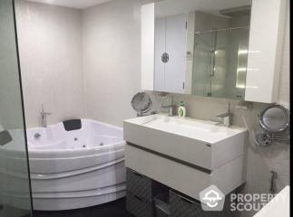 2-BR Condo at Richmond Palace Condominium near BTS Phrom Phong