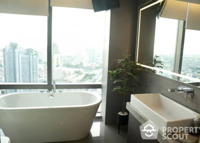 1-BR Condo at The Bangkok Sathorn near BTS Surasak