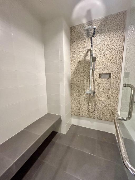 Modern bathroom with a walk-in shower