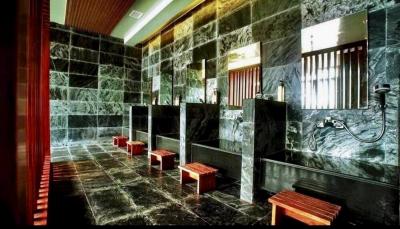 Luxurious Marble Bathroom with Modern Fixtures