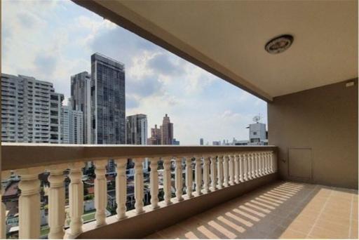 For Rent : Spacious Pet-Friendly Luxury Living on Sukhumvit 24 - 3BR - 920071001-12550