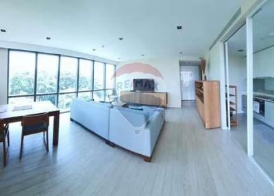 Duplex 2 bedrooms modern in prim Asoke.