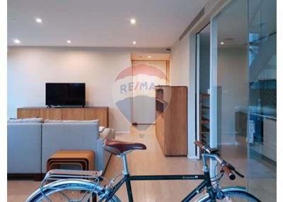 Duplex 2 bedrooms modern in prim Asoke.