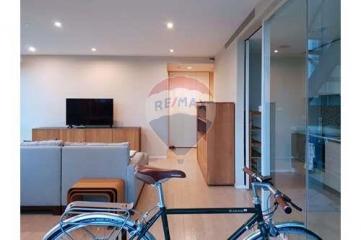 Duplex 2 bedrooms modern in prim Asoke.