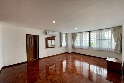 3+1 bedrooms for rent near BTS Asoke