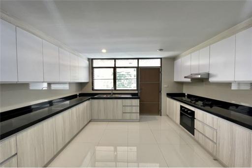 3+1 bedrooms for rent near BTS Asoke