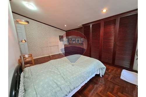 Rare Find! 4+1Bed Pet-Friendly Duplex Penthouse in Phromphong