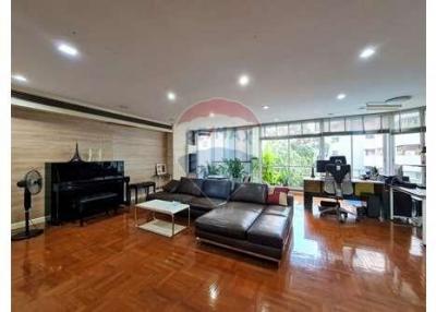 410 Sqm., 4 Beds, 6 Baths Condo listed for ฿ 52,000,000.
