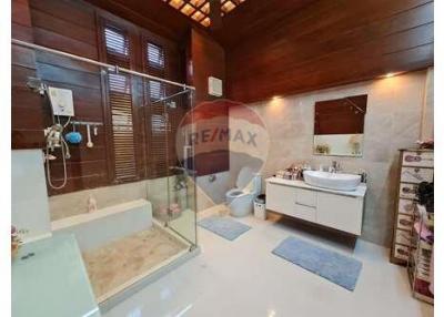 Rare Find! 4+1Bed Pet-Friendly Duplex Penthouse in Phromphong - 920071054-440