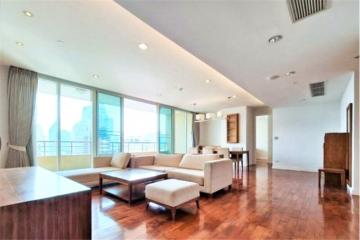 For Rent :  Living on Sukhumvit 39 - 3+1 BR High-Rise Apartment