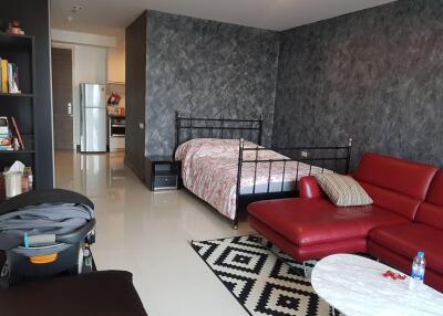 Condo for Rent at Supalai Prima Riva