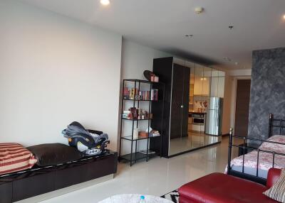 Condo for Rent at Supalai Prima Riva