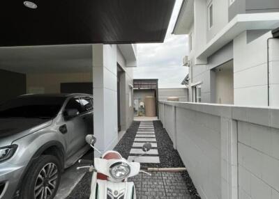 House for Rent, Sale at Centro Rama 9-Krungthep Kreetha