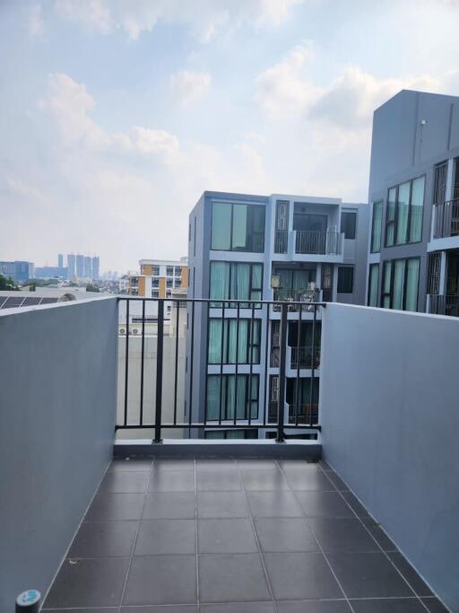 Condo for Rent at Define by Mayfair