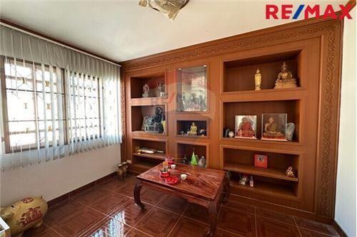 150 Sqm., 3 Beds Townhouse listed for ฿ 2,990,000.