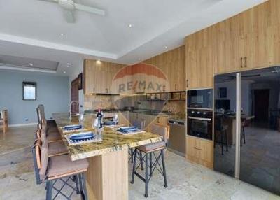 529 Sqm., 5 Beds, 5 Baths House listed for ฿ 21,500,000.