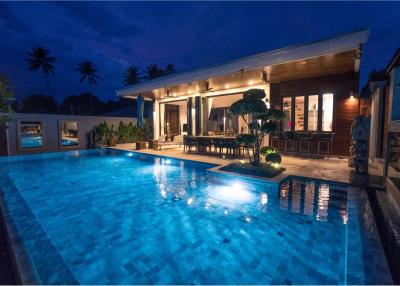 Exclusive Tropical Beachfront Villa In Samui