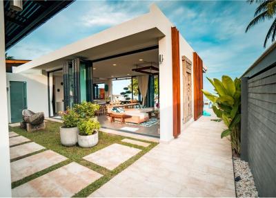 Exclusive Tropical Beachfront Villa In Samui