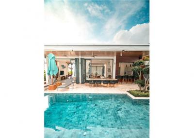 Exclusive Tropical Beachfront Villa In Samui