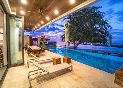 Exclusive Tropical Beachfront Villa In Samui