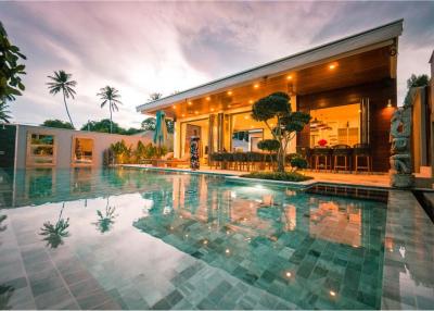 Exclusive Tropical Beachfront Villa In Samui